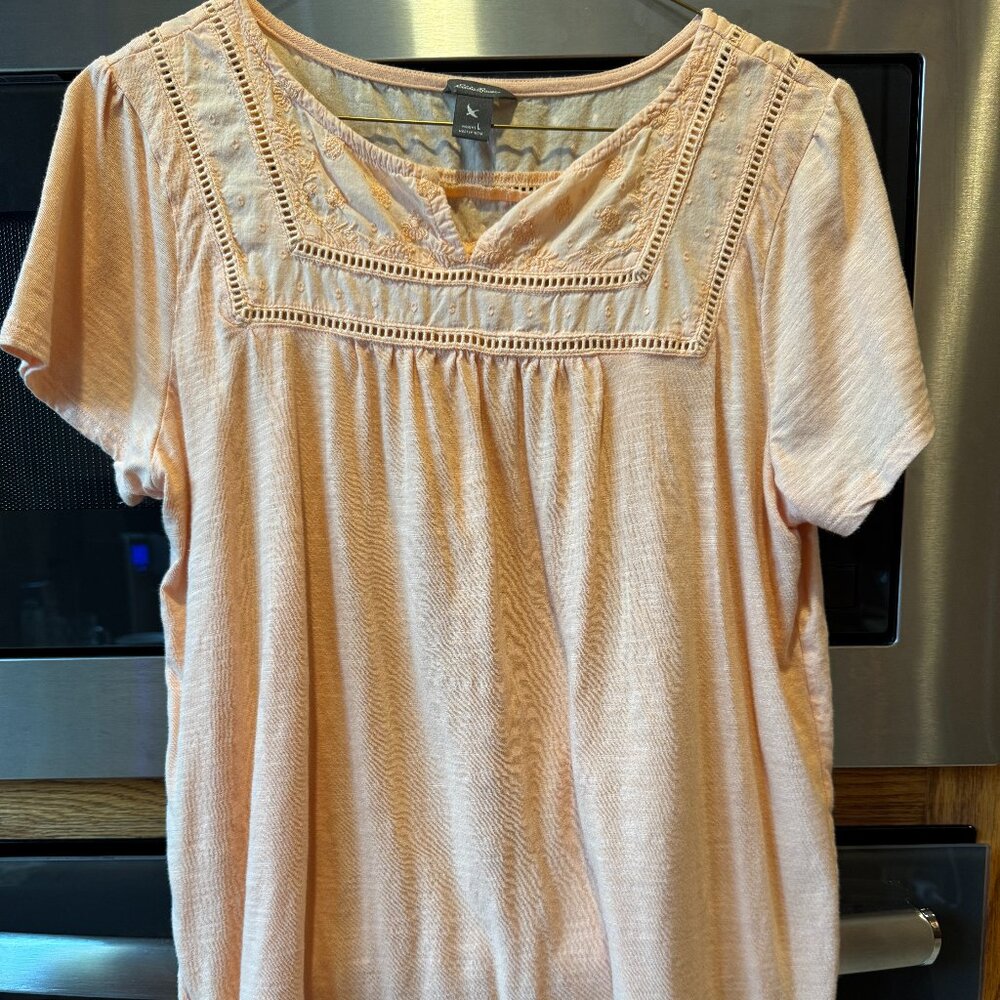 Woman's Eddie Bauer Short Sleeve Pullover Salmon Lightweight Eyelet Detail L